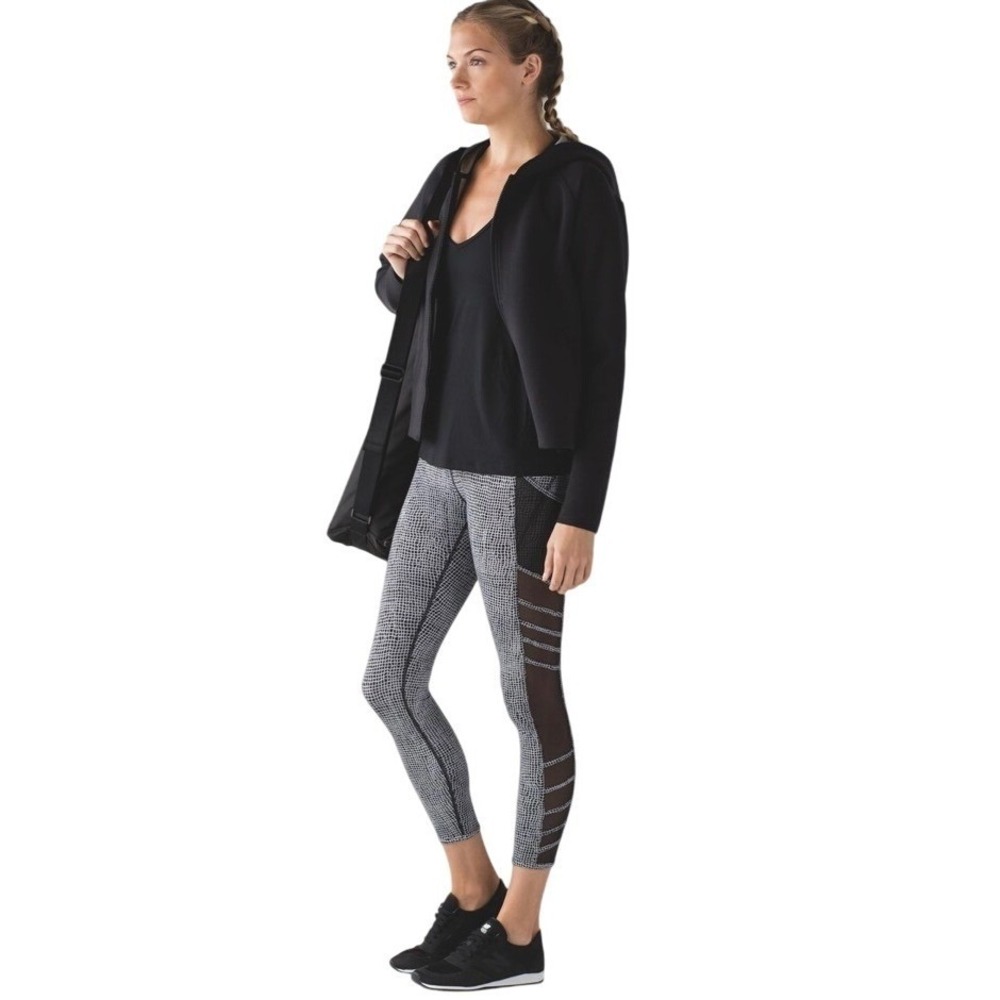 Lululemon Wild And Free Tight Fall Net White Black / Black, Size 2/4